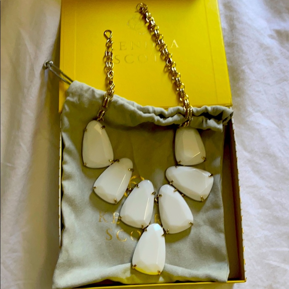 Kendra Scott Harlow statement necklace